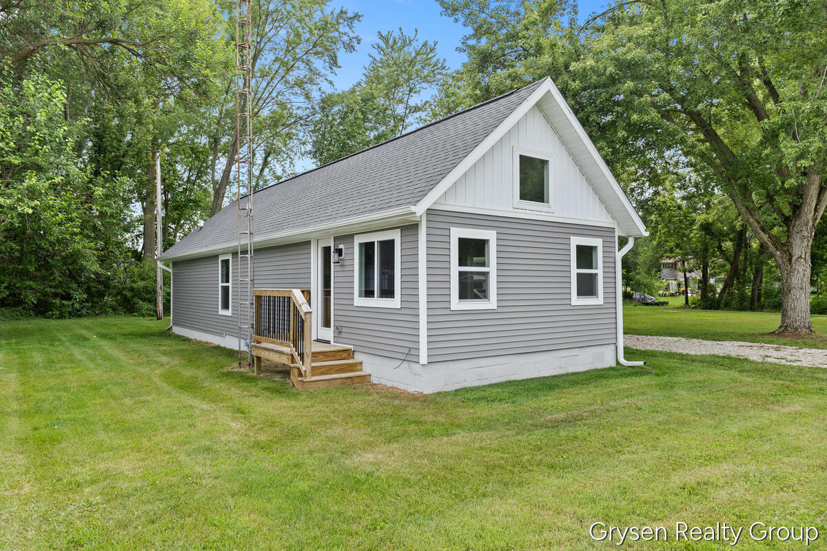 4th image of 24249 Draper Dr, Sturgis, MI 49091 | MLS# 70549755