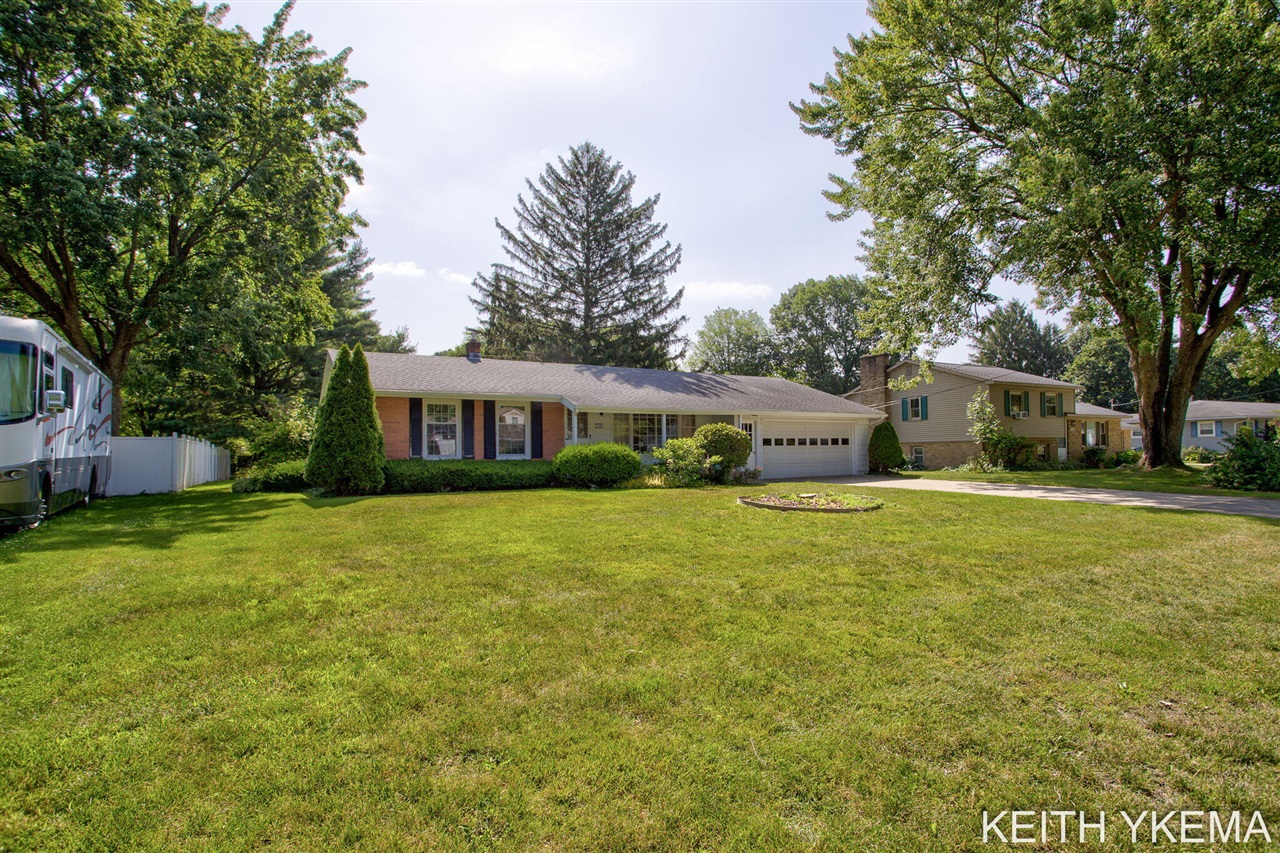 2nd image of 7296 Sunset Ave, Jenison, MI 49428 | MLS# 70549781