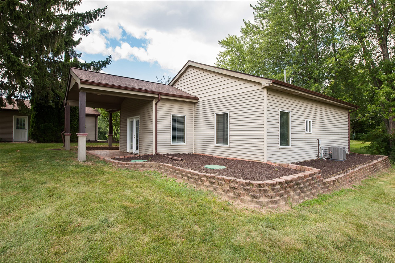 3rd image of 9613 Horseshoe Bnd, Dexter, MI 48130 | MLS# 70549787