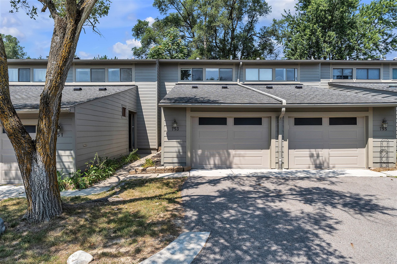 1st image of 753 Peninsula Ct #305, Ann Arbor, MI 48105 | MLS# 70549795