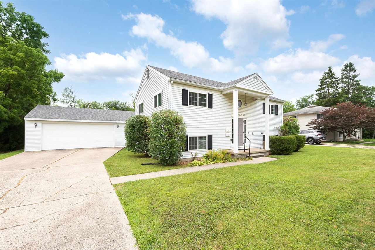1st image of 1670 Tudor Dr, Ann Arbor, MI 48103 | MLS# 70549798