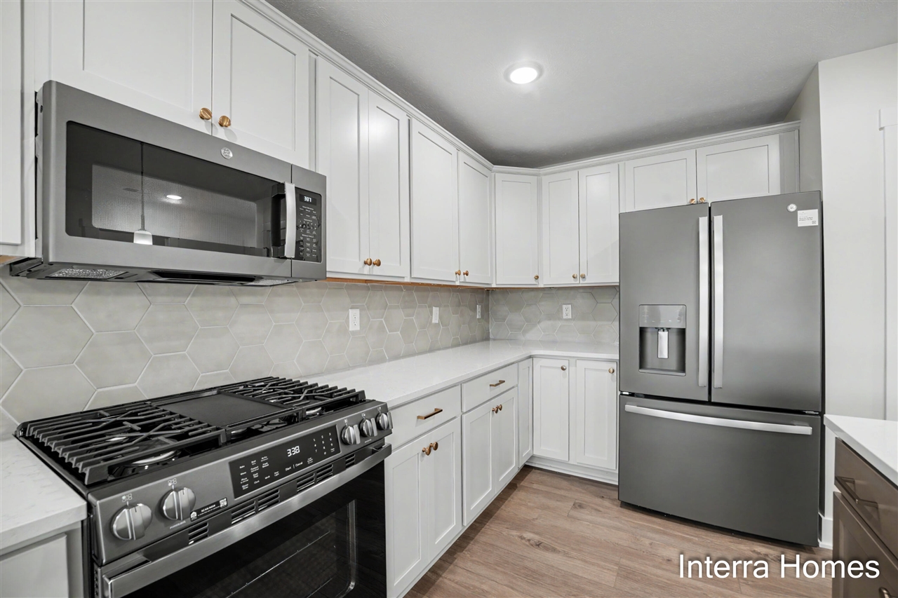5th image of 918 Indiana Ave, South Haven, MI 49090