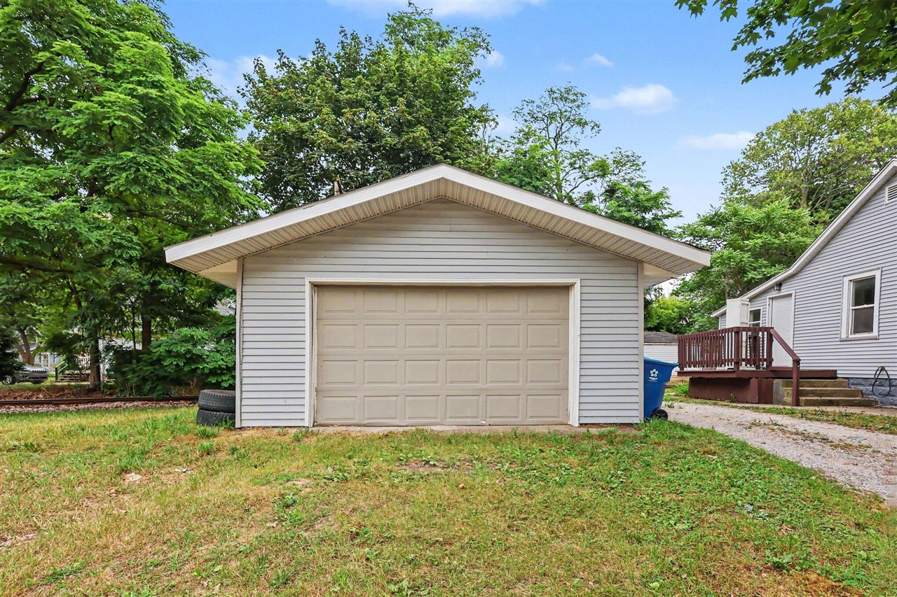 5th image of 1768 Henry St, Muskegon, MI 49441 | MLS# 70549823