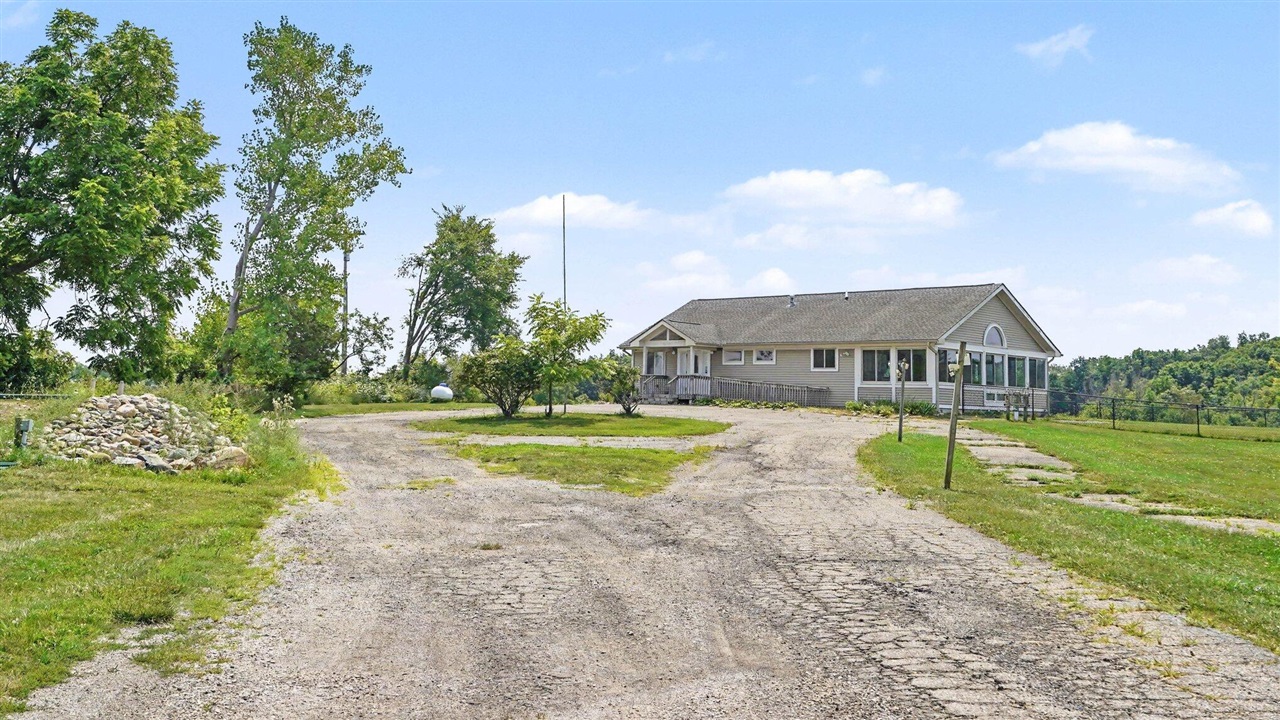 2nd image of 8753 Pleasant Lake Rd, Ann Arbor, MI 48103 | MLS# 70549840