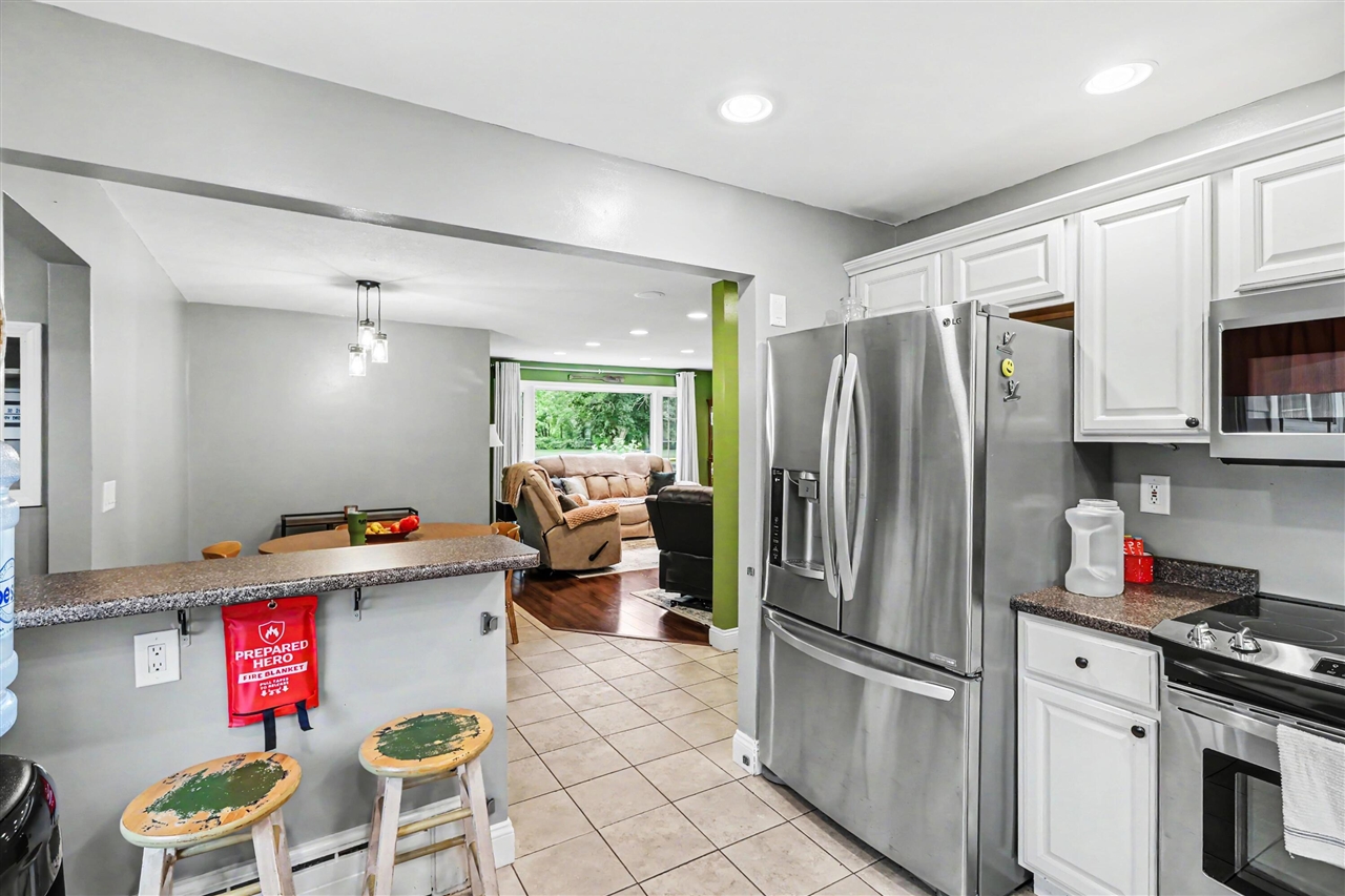 3rd image of 1134 S 24Th St, Battle Creek, MI 49015 | MLS# 70549844