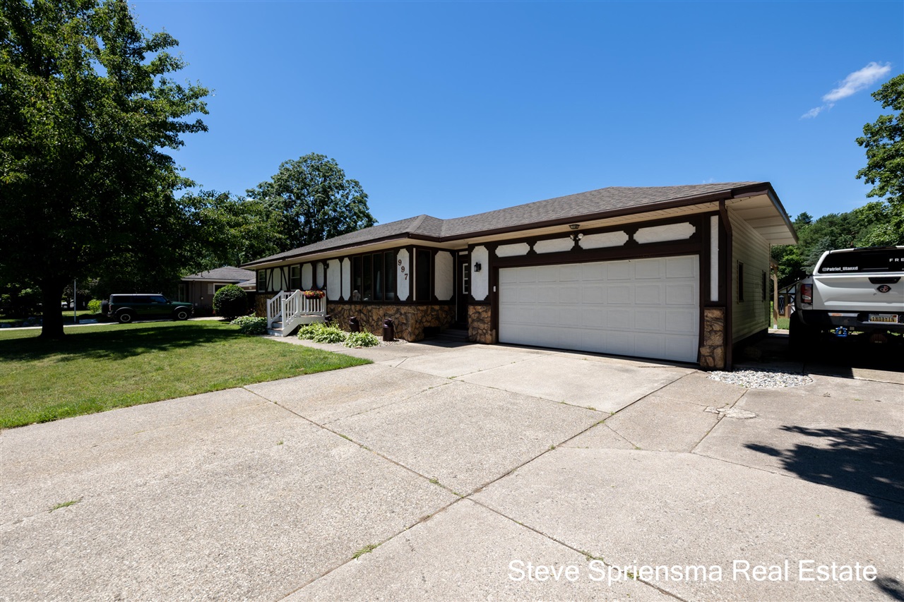2nd image of 997 Cypress Dr, Jenison, MI 49428 | MLS# 70549886