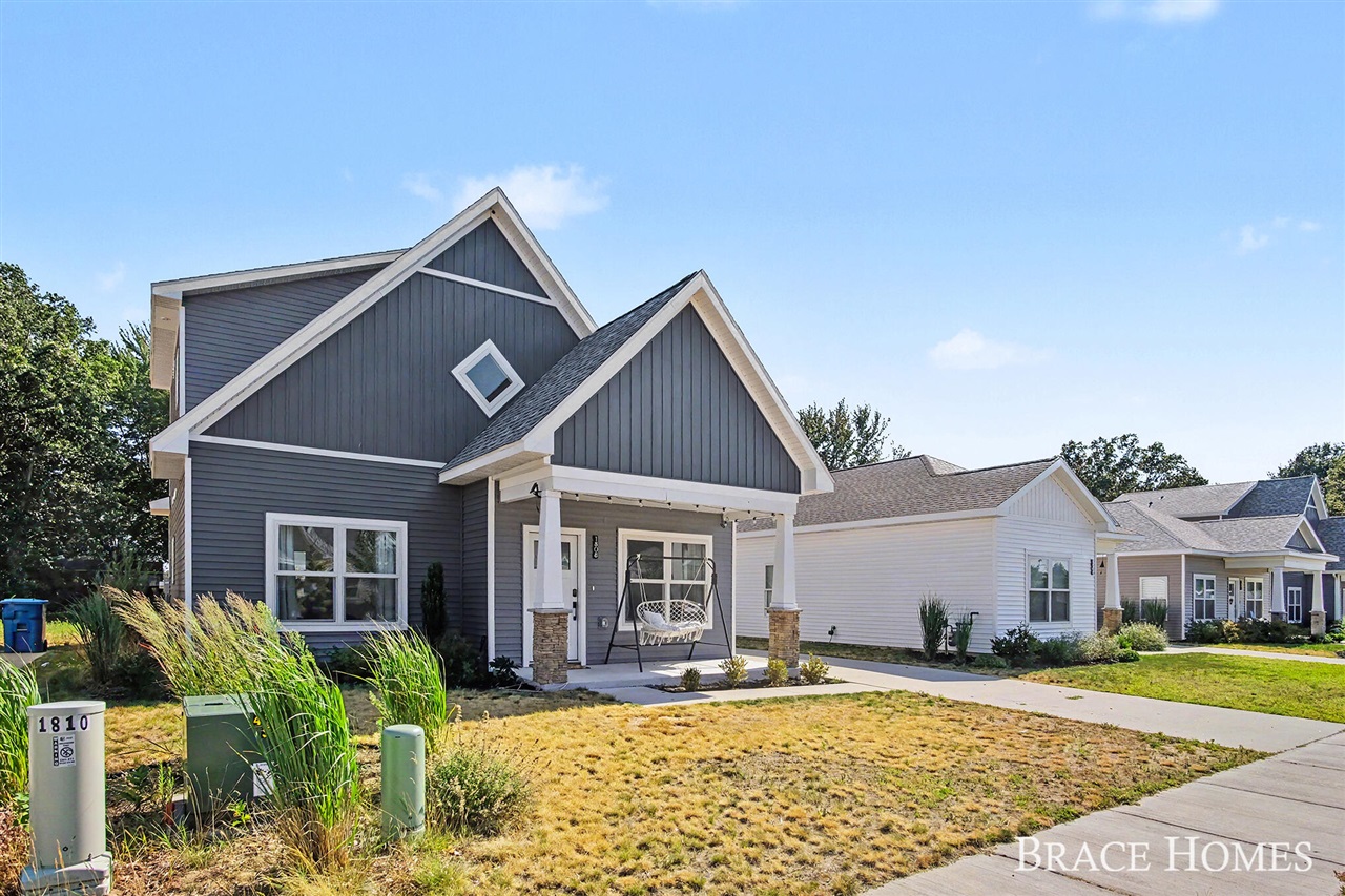 4th image of 1808 Robinson St, Grand Haven, MI 49417 | MLS# 70549906