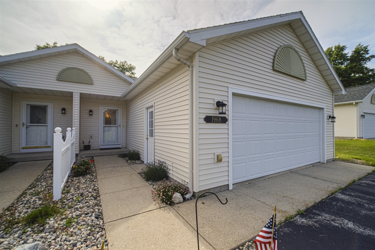 2nd image of 1968 Pine Ridge Dr, Manistee, MI 49660 | MLS# 70549917