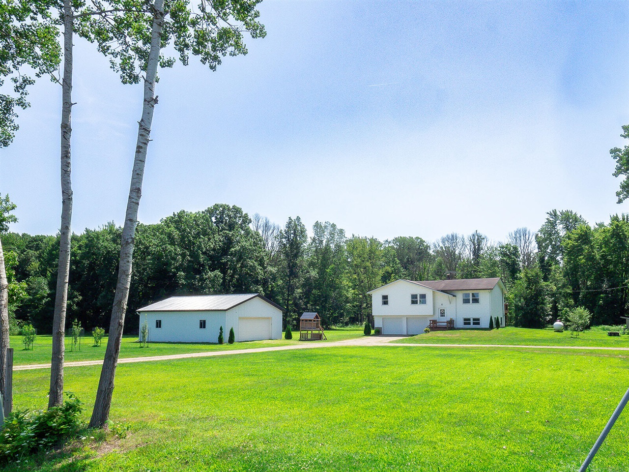 34th image of 35159 40th Ave, Paw Paw, MI 49079 | MLS# 70549922