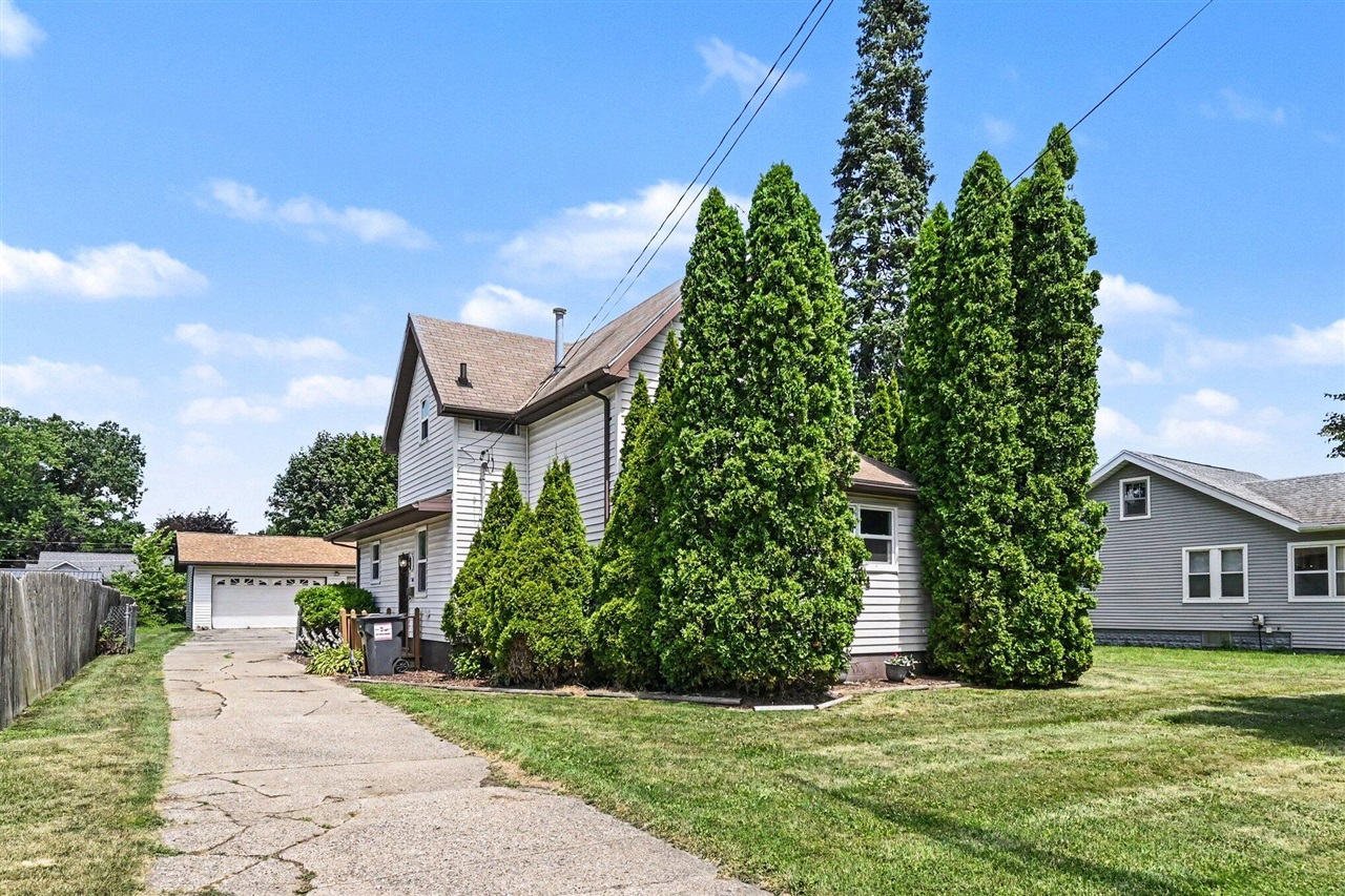 2nd image of 514 Saint Clair Ave, Jackson, MI 49202 | MLS# 70549925