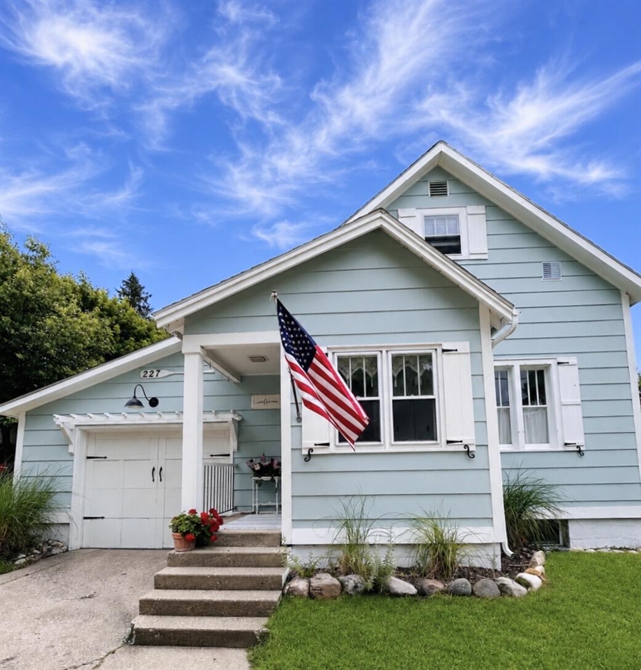 1st image of 227 Hughes St, Manistee, MI 49660 | MLS# 70549936