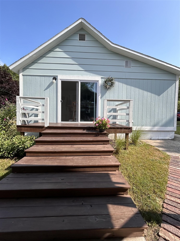 3rd image of 227 Hughes St, Manistee, MI 49660 | MLS# 70549936