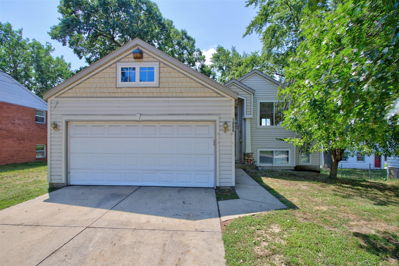 1st image of 1006 26th St, Wyoming, MI 49509 | MLS# 70549961