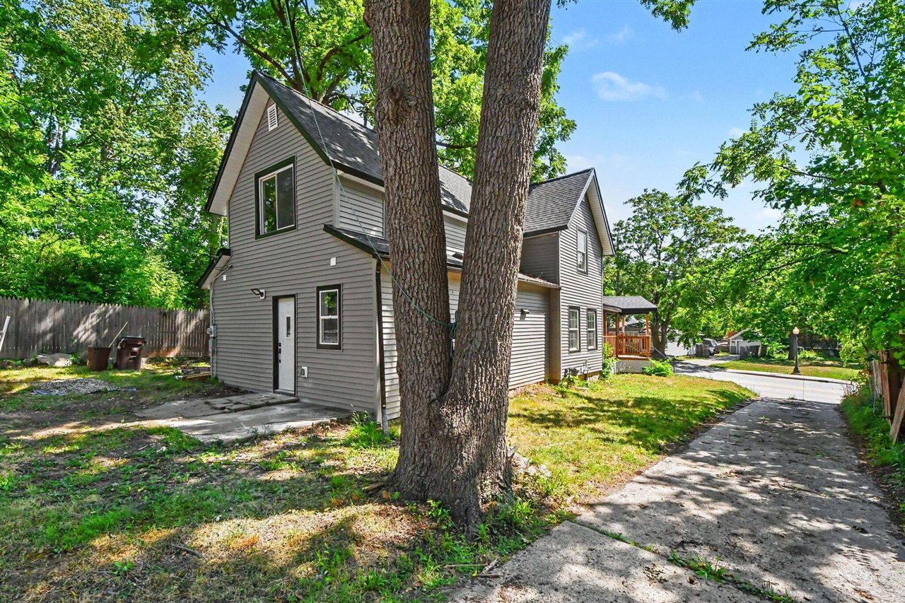 3rd image of 315 N Dexter St, Ionia, MI 48846 | MLS# 70549976