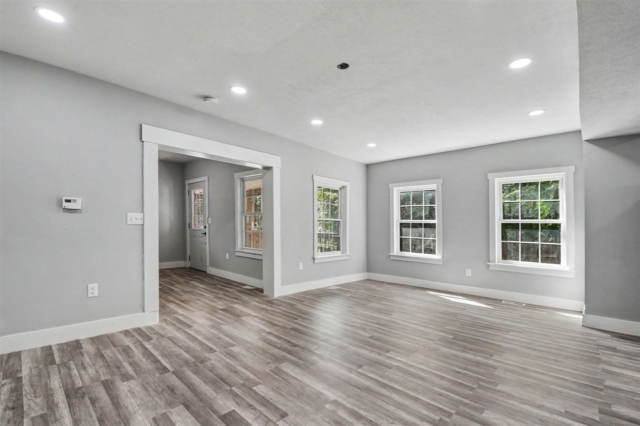 5th image of 315 N Dexter St, Ionia, MI 48846 | MLS# 70549976