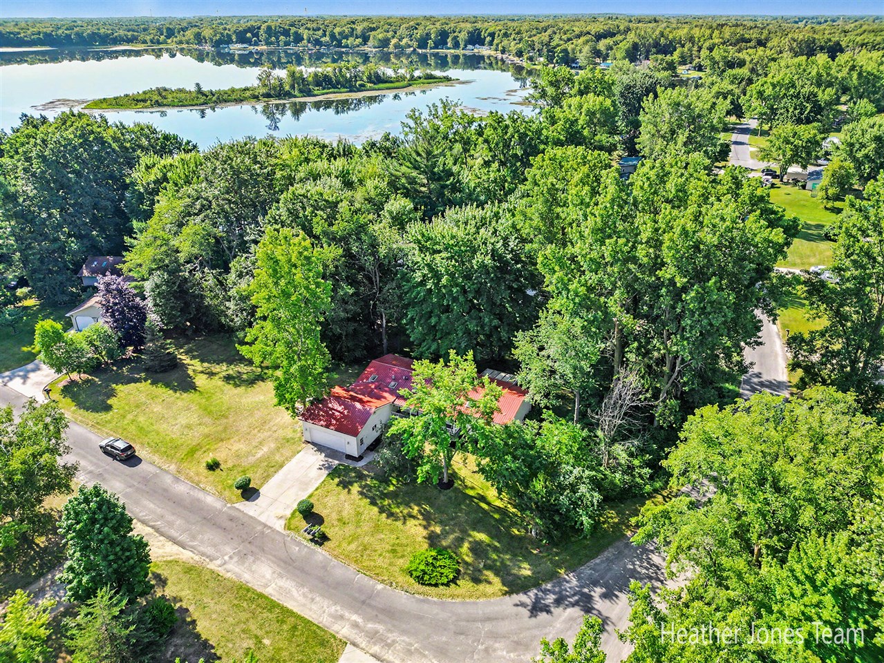 1st image of 9274 Karen Dr, Crystal, MI 48818 | MLS# 70550012