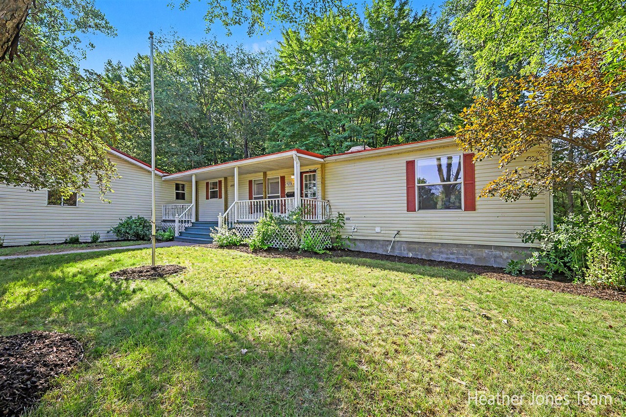 3rd image of 9274 Karen Dr, Crystal, MI 48818 | MLS# 70550012