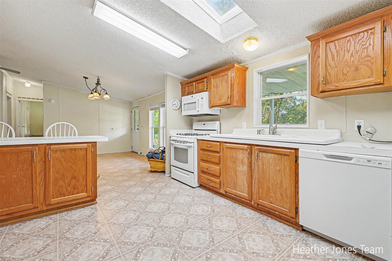 5th image of 9274 Karen Dr, Crystal, MI 48818 | MLS# 70550012