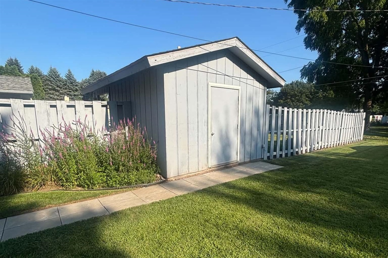 3rd image of 1117 Madison St, Sturgis, MI 49091 | MLS# 70550044