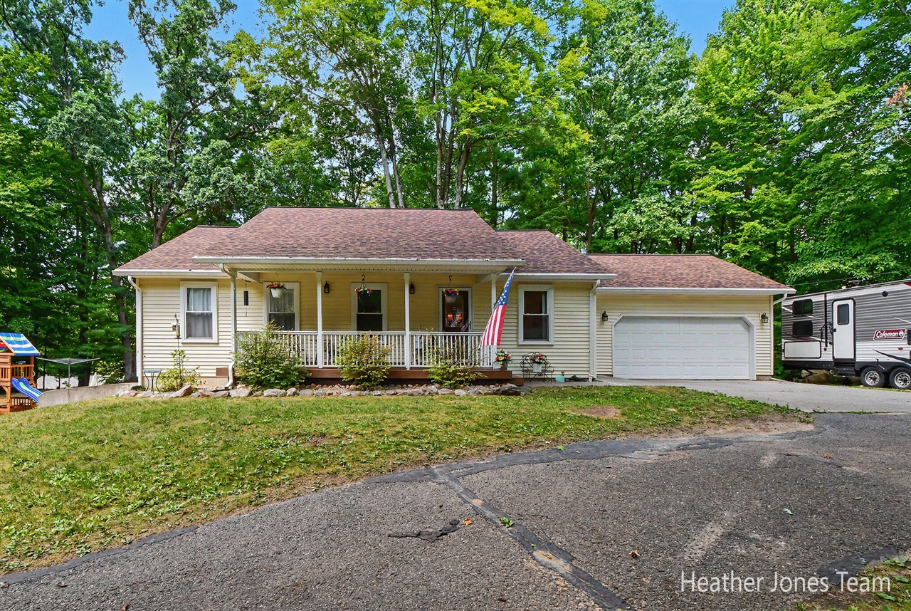 1st image of 6936 Schmeid Rd, Lakeview, MI 48850 | MLS# 70550054