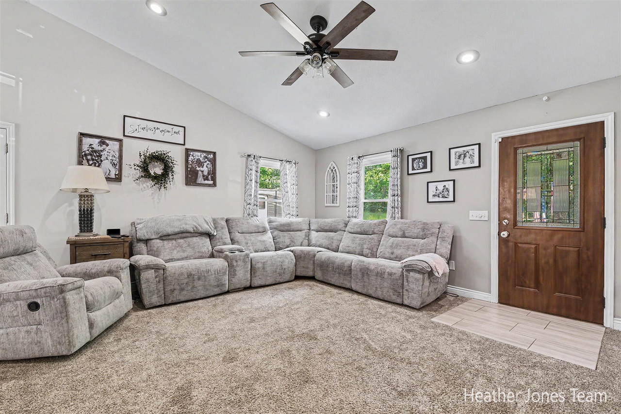 5th image of 6936 Schmeid Rd, Lakeview, MI 48850 | MLS# 70550054