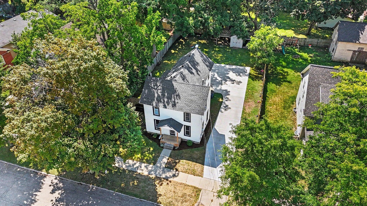 5th image of 217 E Liberty St, Belding, MI 48809 | MLS# 70550062