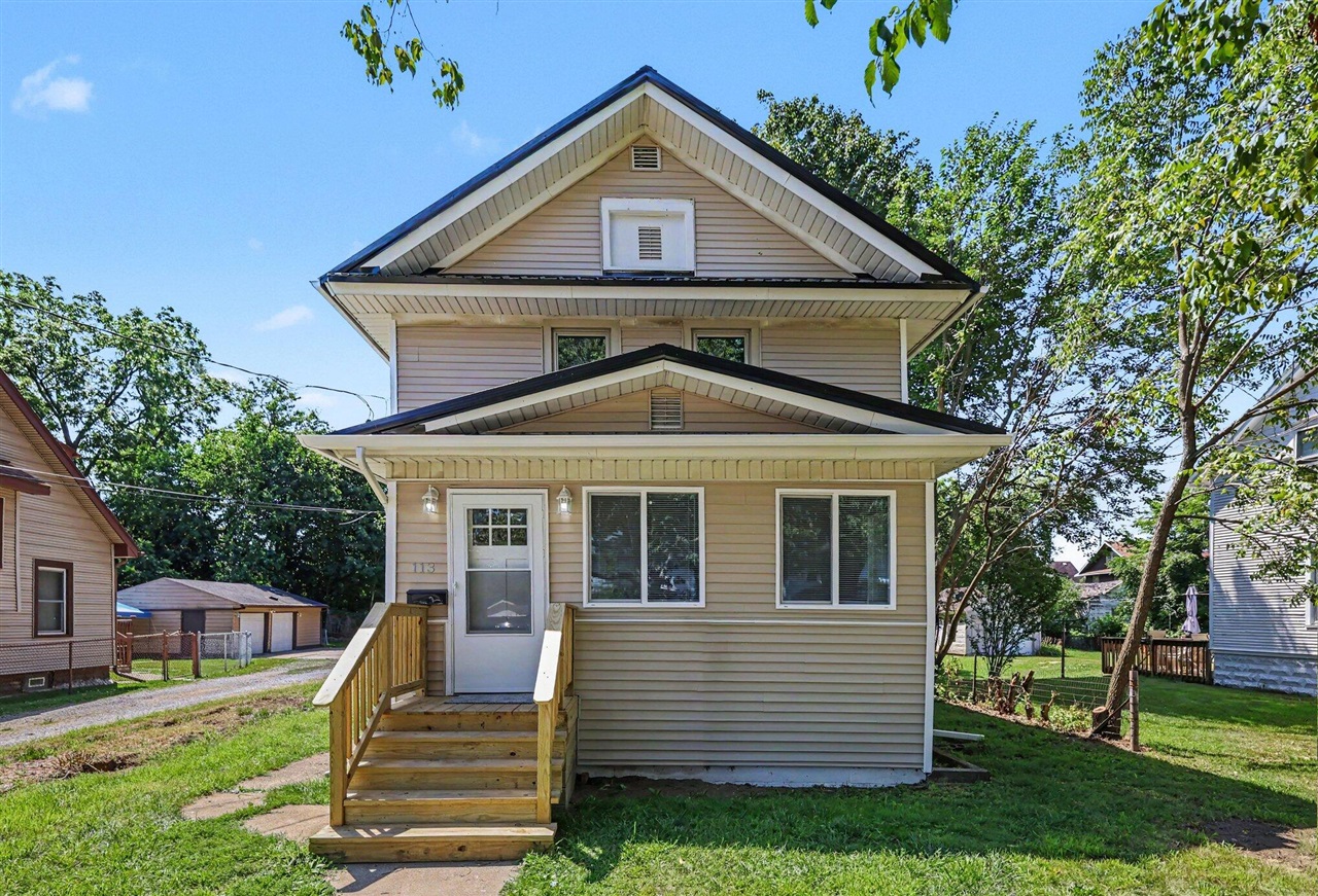 1st image of 113 E Robinson St, Jackson, MI 49203 | MLS# 70550066