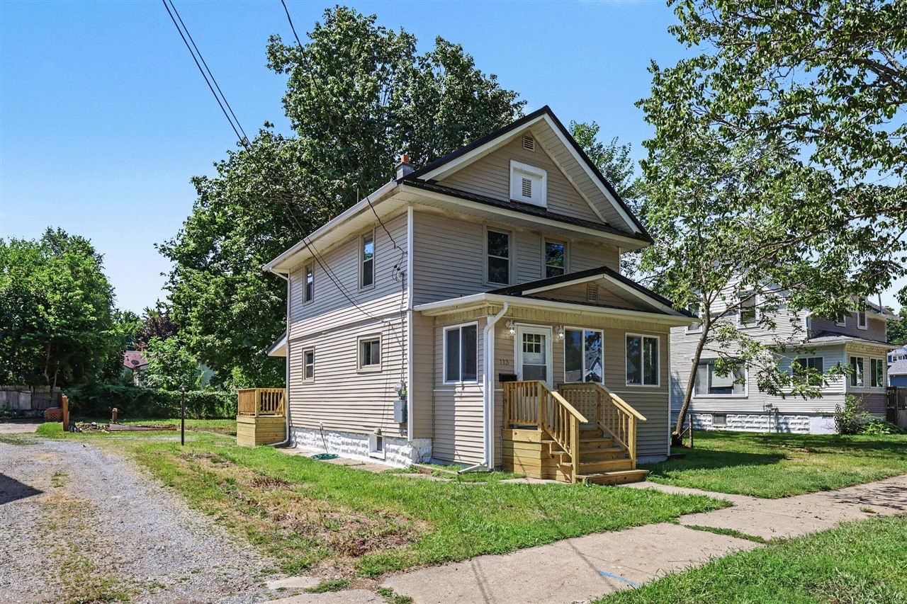 3rd image of 113 E Robinson St, Jackson, MI 49203 | MLS# 70550066