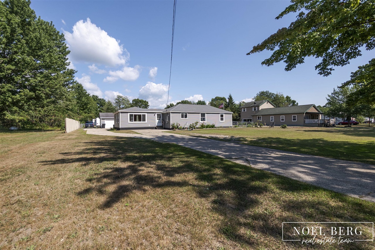 2nd image of 1104 S Drent Rd, Muskegon, MI 49442 | MLS# 70550067