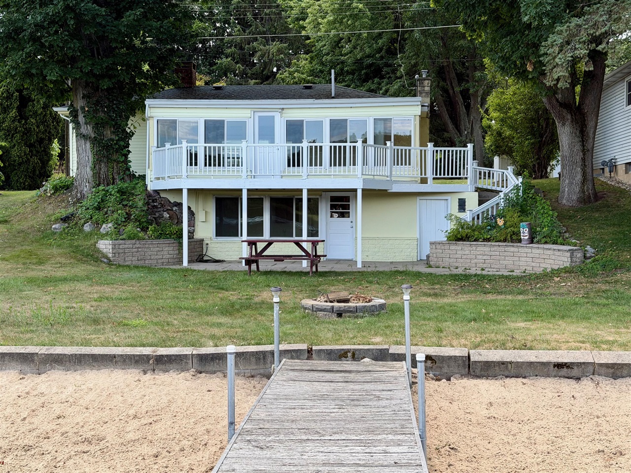 1st image of 8980 Loveless Dr, Rockford, MI 49341 | MLS# 70550068