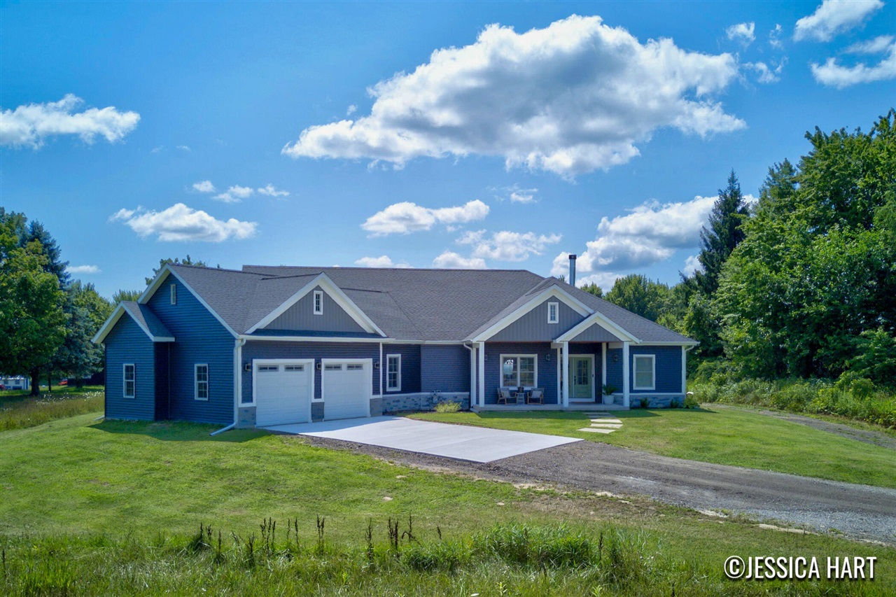 1st image of 9120 Whittall St, Rockford, MI 49341 | MLS# 70550071