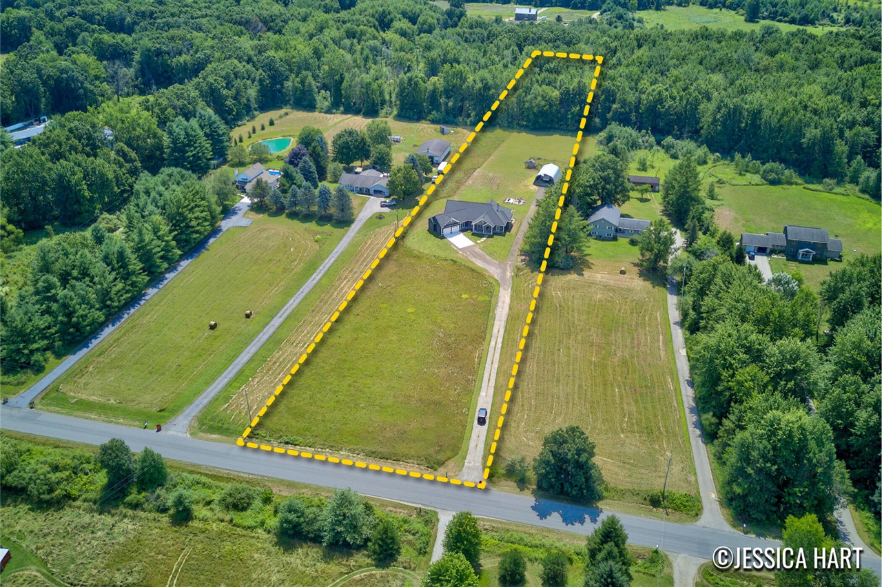 2nd image of 9120 Whittall St, Rockford, MI 49341 | MLS# 70550071