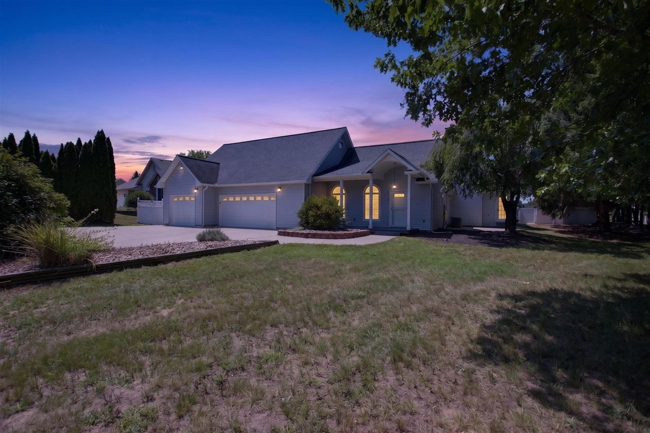 2nd image of 8330 Clear Lake Rd, Grass Lake, MI 49240 | MLS# 70550079