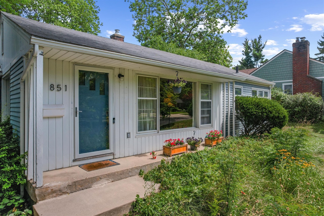 2nd image of 851 Mt Pleasant Ave, Ann Arbor, MI 48103 | MLS# 70550091