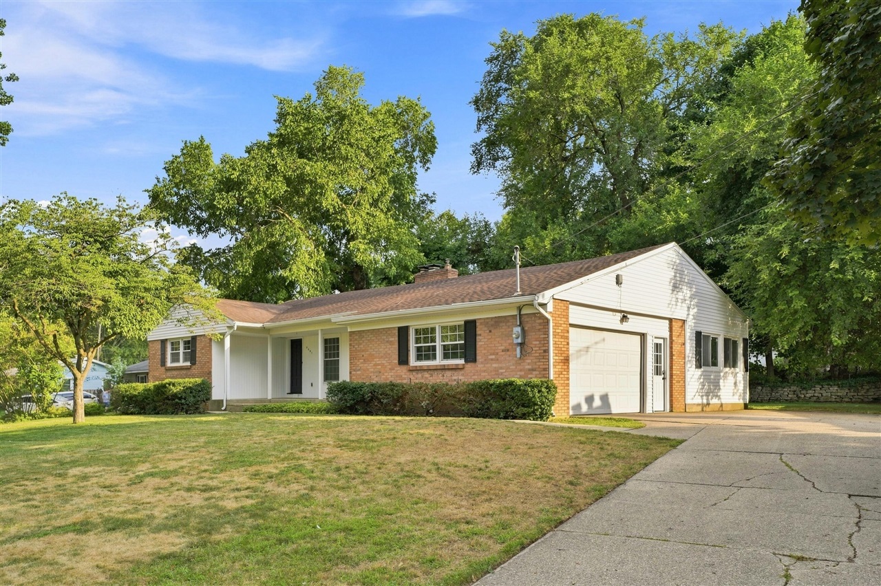 1st image of 3501 Newcastle Dr, Grand Rapids, MI 49508 | MLS# 70550099