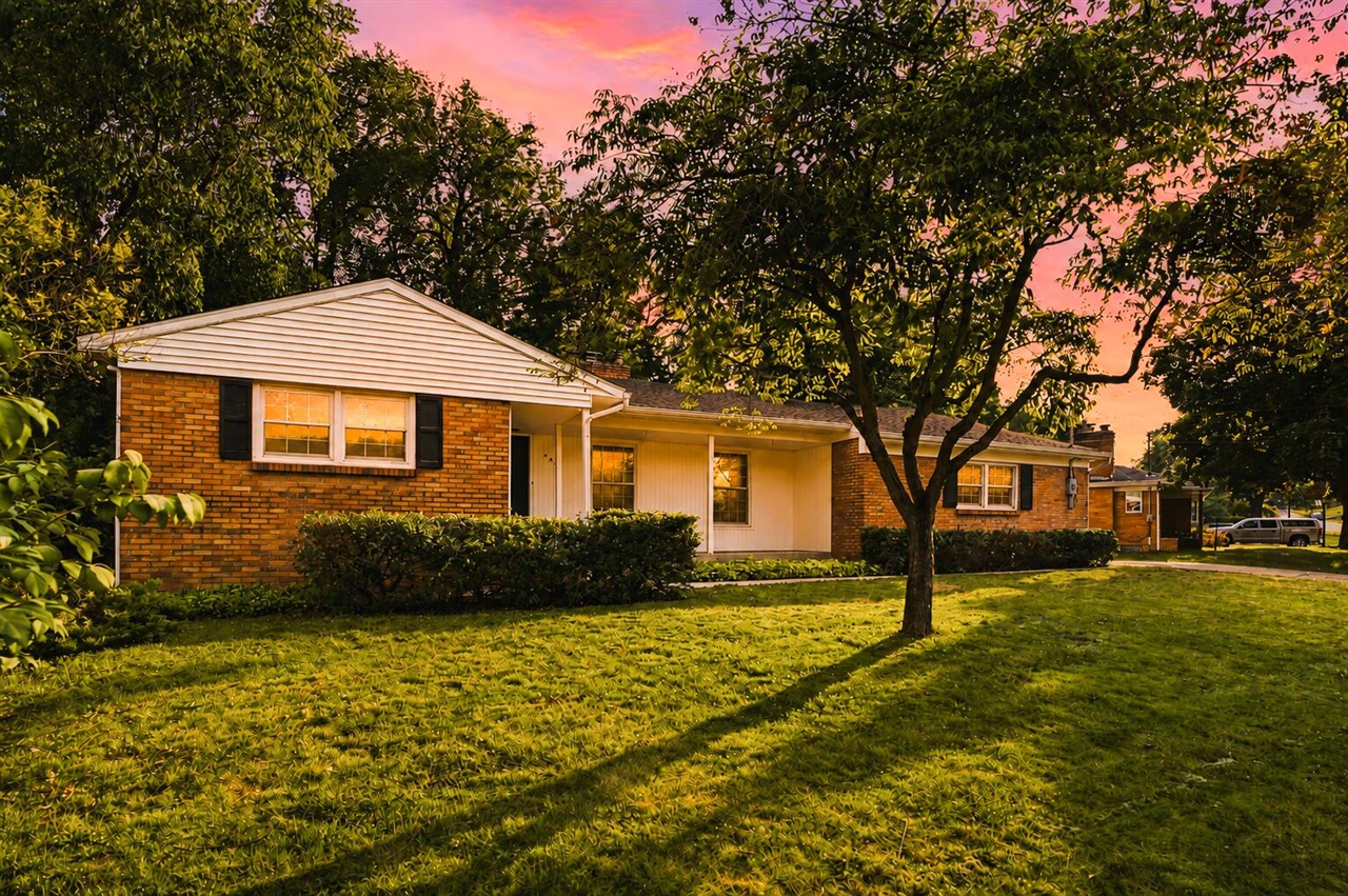 2nd image of 3501 Newcastle Dr, Grand Rapids, MI 49508 | MLS# 70550099