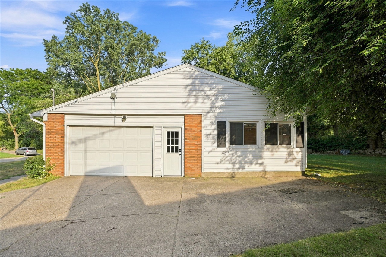 5th image of 3501 Newcastle Dr, Grand Rapids, MI 49508 | MLS# 70550099