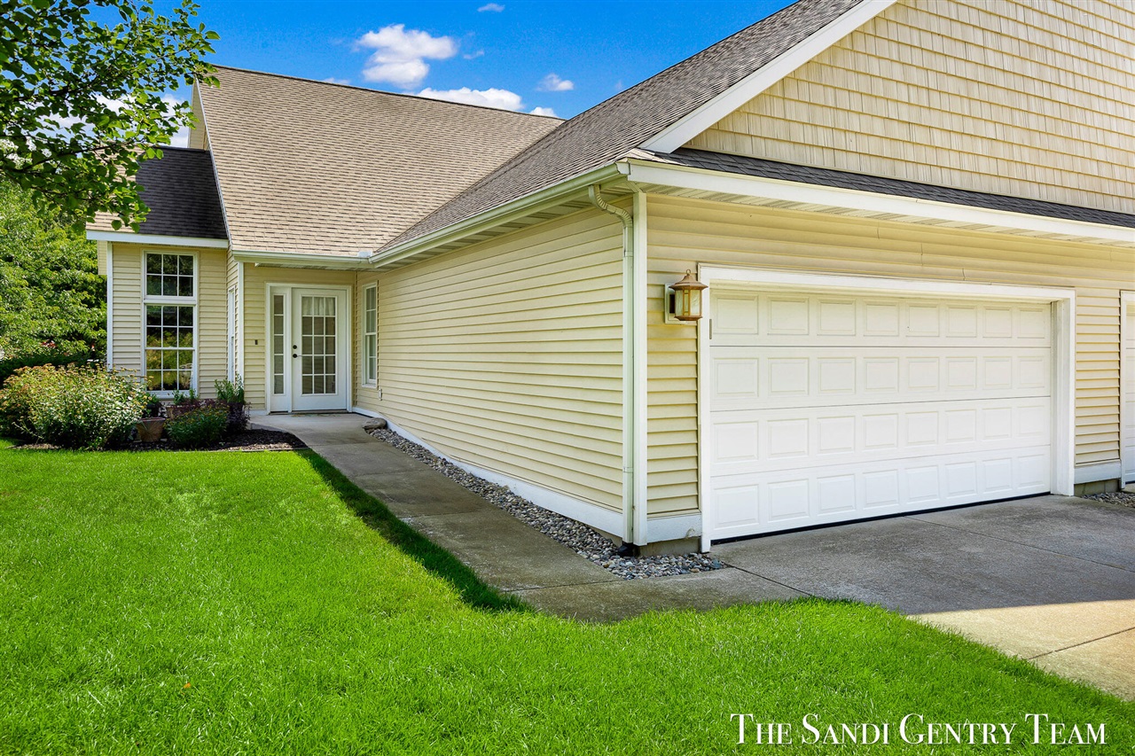 1st image of 17644 Dustin Dr #16, Spring Lake, MI 49456 | MLS# 70550112