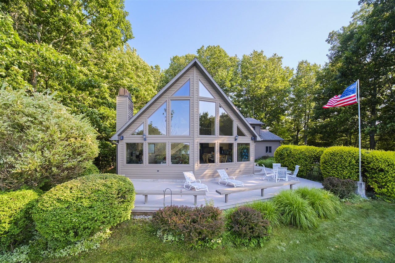 image of 4821 Crescent Beach Rd, Onekama, MI 49675 | MLS# 70550123