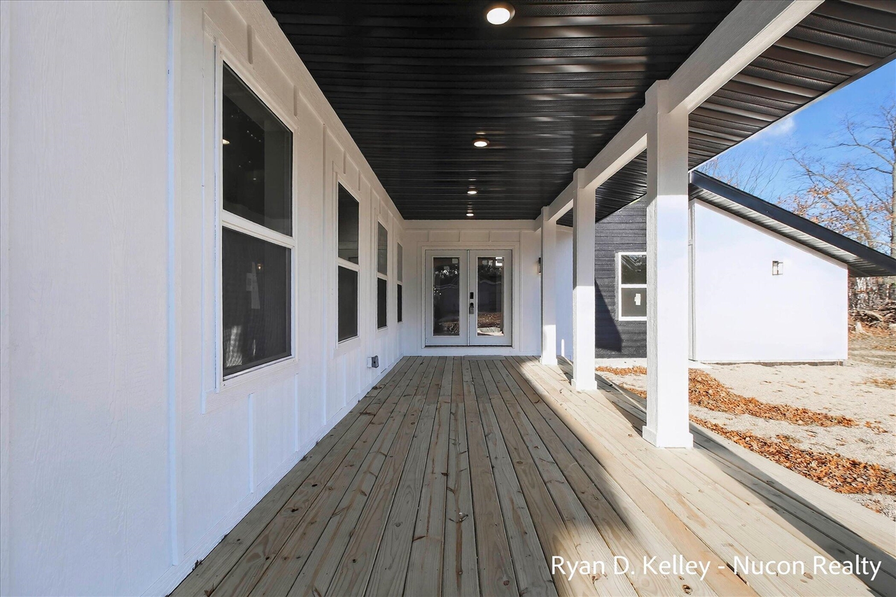 Photo 4 of Single family home for sale at 8411 Peninsula Dr, Stanwood, MI 49346 | MLS# 70550128 | Listing updated on 2026-09-14