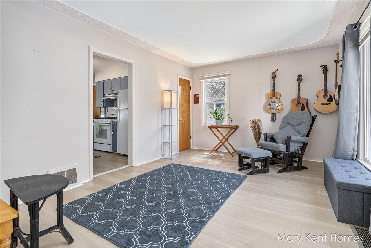 5th image of 3216 Sw Hillcroft Ave, Grand Rapids, MI 49548 | MLS# 70550132