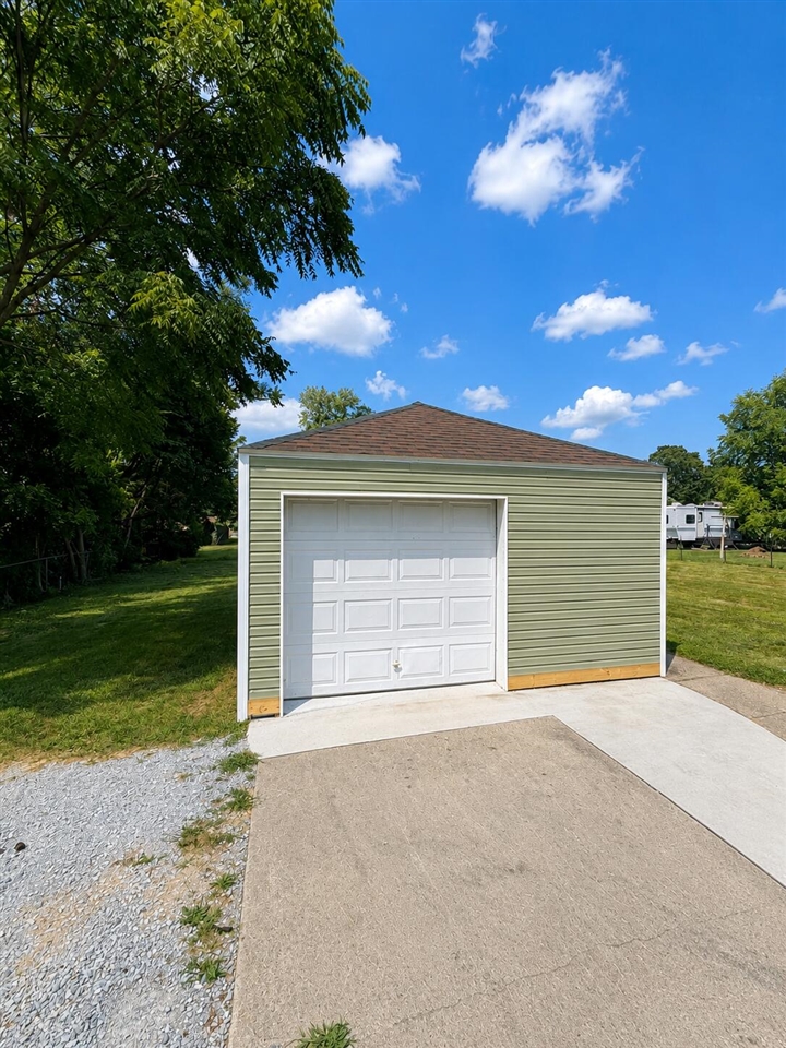 3rd image of 412 4Th Ave, Three Rivers, MI 49093 | MLS# 70550137