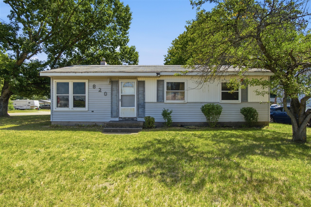 1st image of 820 Loudon St, Big Rapids, MI 49307 | MLS# 70550138