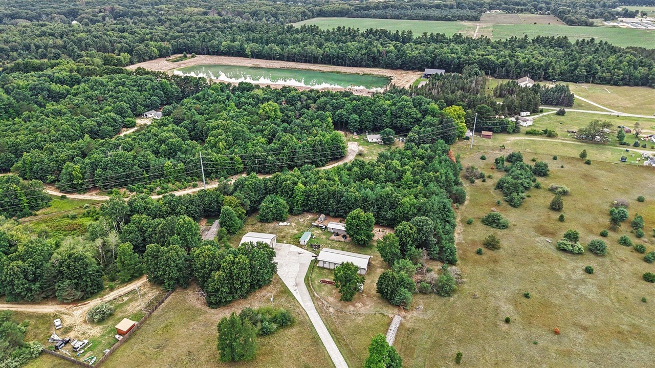 3rd image of 5847 W Austrian Pine Ln, Grant, MI 49327 | MLS# 70550155