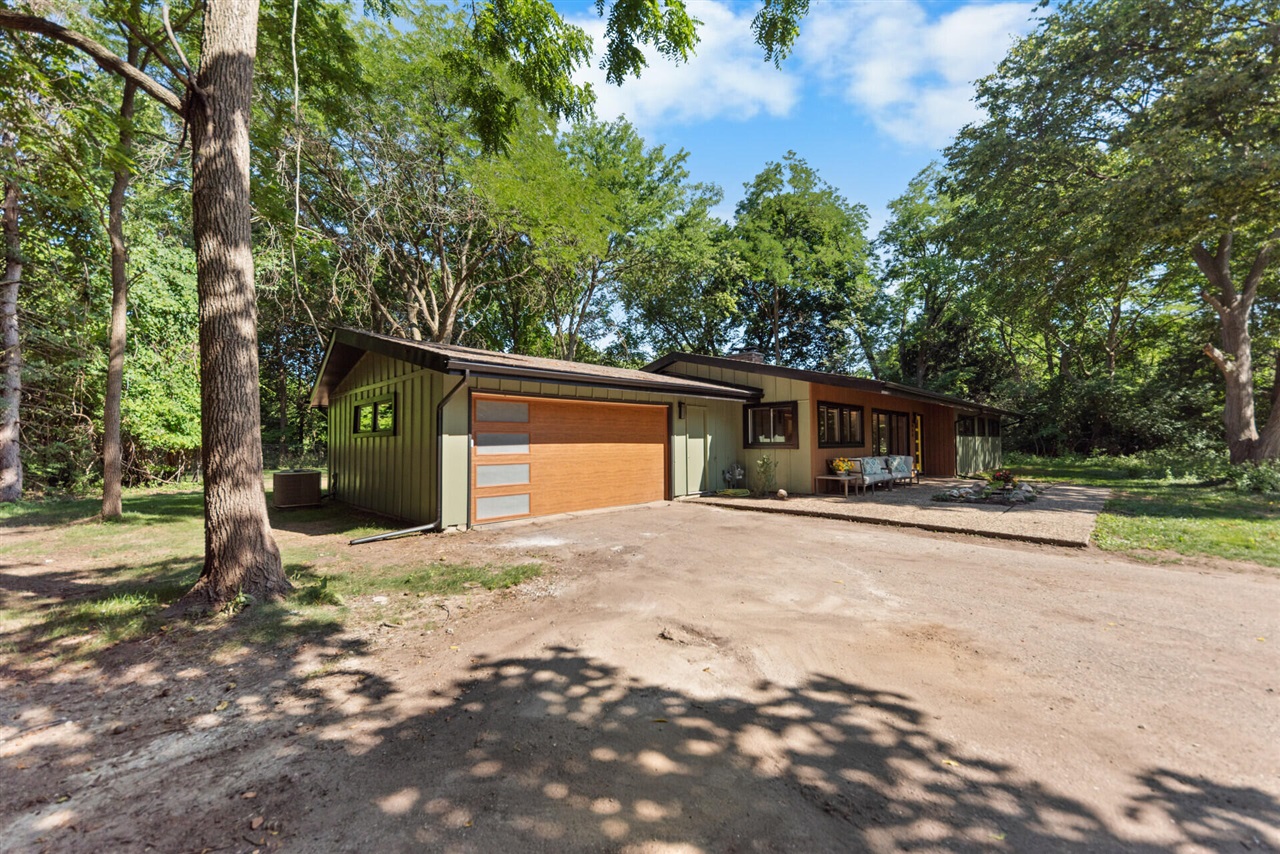 4th image of 3446 Charing Cross Rd, Ann Arbor, MI 48108 | MLS# 70550161