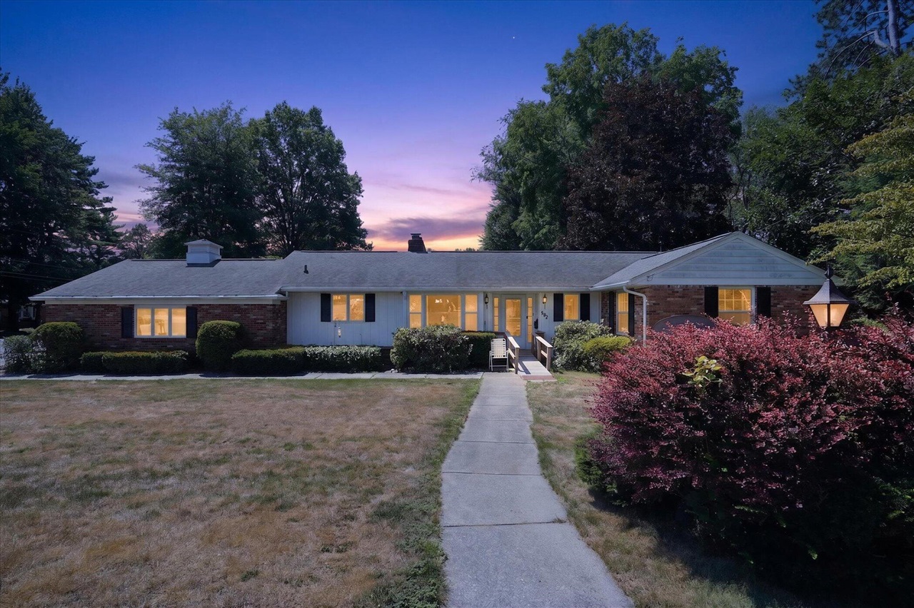 4th image of 372 S Hills Dr, Battle Creek, MI 49015 | MLS# 70550164