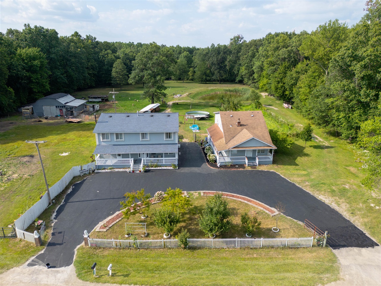 2nd image of 8410 W Newburg Rd, Carleton, MI 48117 | MLS# 70550166