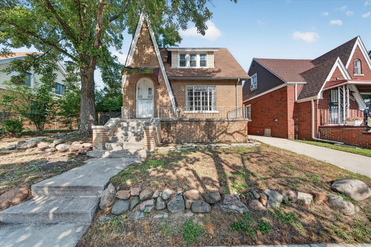 2nd image of 15050 Pinehurst St, Detroit, MI 48238 | MLS# 70550175