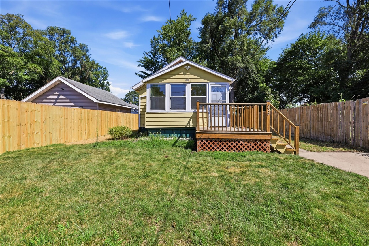 1st image of 223 Quigley Blvd, Grand Rapids, MI 49507 | MLS# 70550181