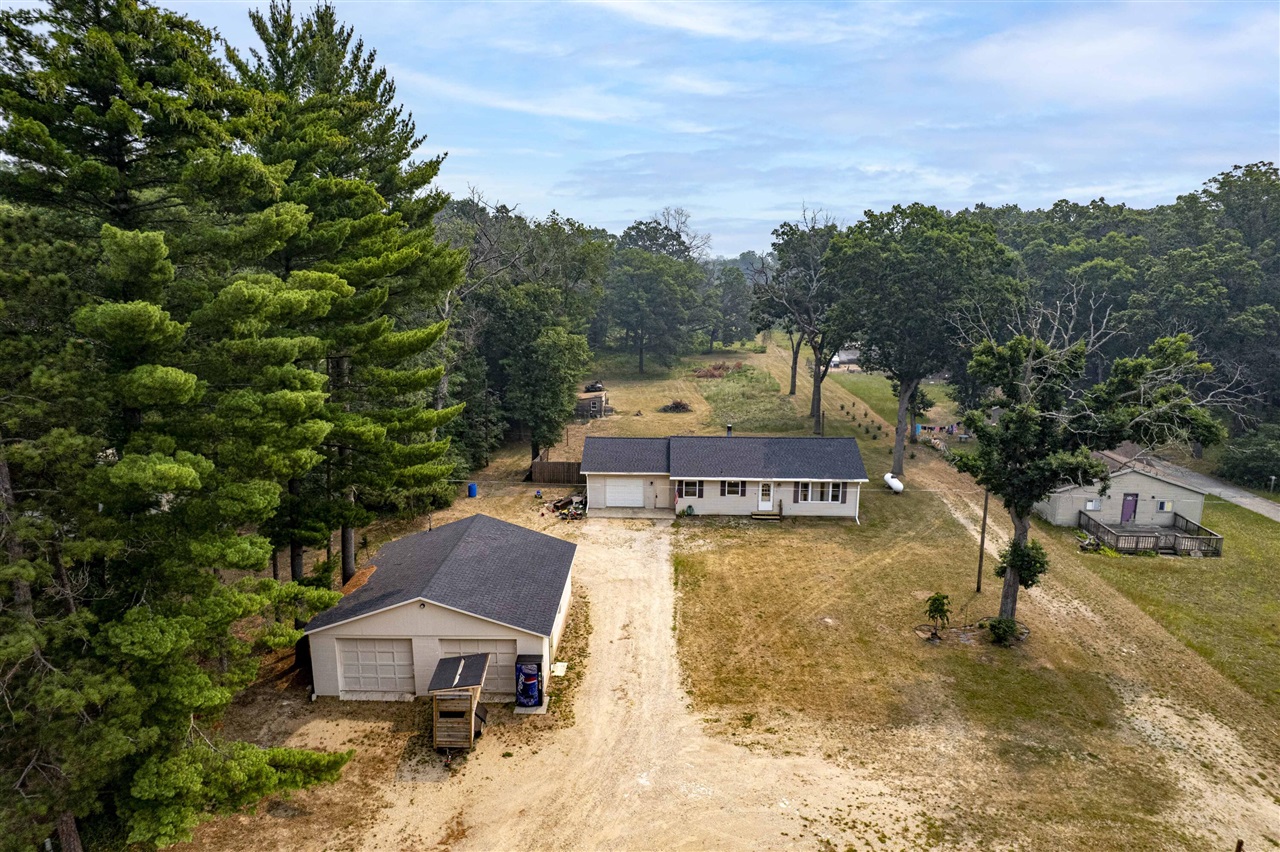 2nd image of 11572 N Bingham Ave, Bitely, MI 49309 | MLS# 70550198